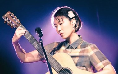 三个人的晚餐吉他谱_王若琳/黄韵玲_C调指法_图片六线谱