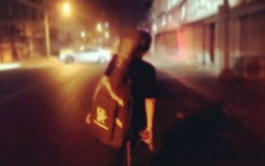 姑娘怎舍得让你悲伤吉他谱_我不李志_C调弹唱谱_图片六线谱