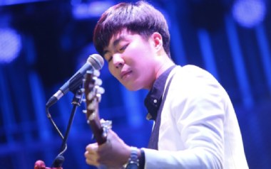 我的枪声里吉他谱_晓月老板_G调指法拍弦版_图片六线谱
