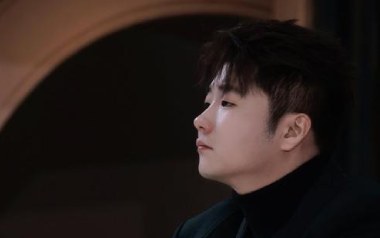 爱不得忘不舍吉他谱_白小白_C调扫弦版弹唱谱_图片六线谱