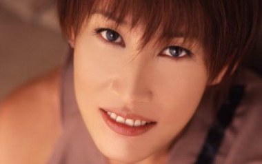 你的肩膀吉他谱_何耀珊_C调指法原版弹唱谱_图片六线谱