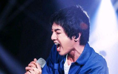寒鸦少年吉他谱_华晨宇_F调指法原版弹唱谱_图片六线谱