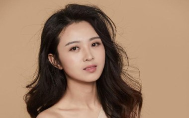 妈妈也是女孩吉他谱_李楚楚_C调指法弹唱谱_图片六线谱