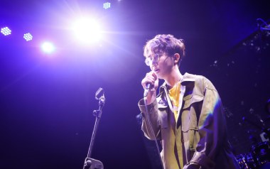 卫星吉他谱_徐秉龙_G调指法原版弹唱谱_图片六线谱