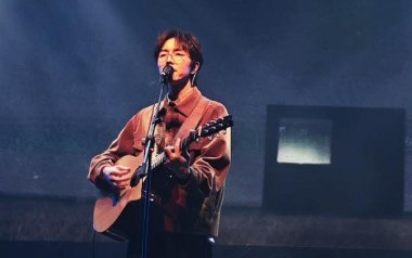 多嘴吉他谱_陈鸿宇_C调指法原版弹唱谱_图片六线谱