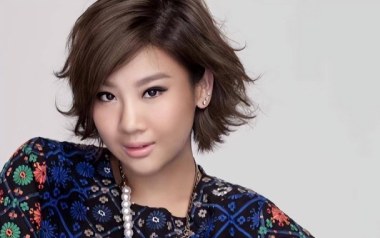 女神吉他谱_郑欣宜_G调指法原版弹唱谱_图片六线谱