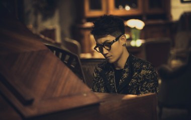 哭给你听吉他谱_金志文_D调指法原版弹唱谱_图片六线谱