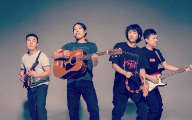 雪白透亮吉他谱_GALA_A调指法原版弹唱谱_图片六线谱