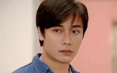 岁月的童话吉他谱_罗嘉良_E调原版弹唱谱_图片六线谱