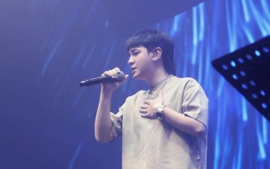 守护着我的光吉他谱_李巍V仔_C调原版弹唱谱_图片六线谱