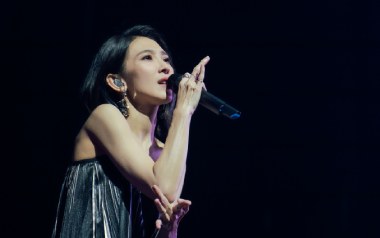 辛德瑞拉吉他谱_戴佩妮_C调指法原版弹唱谱_图片六线谱