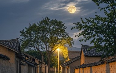 小村庄月弯弯吉他谱_晚月moon_C调原版弹唱谱_图片六线谱
