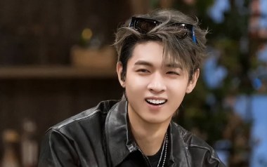 是云白吉他谱_秦霄贤_G调指法原版弹唱谱_图片六线谱