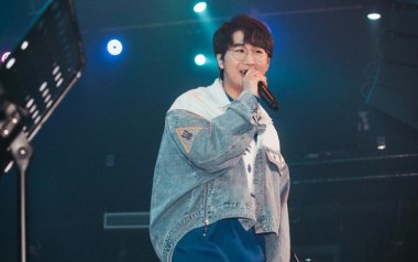 污点吉他谱_徐秉龙_C调指法简单版弹唱谱_图片六线谱