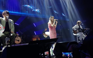 笑着流泪吉他谱_南拳妈妈_G调扫弦版弹唱谱_图片六线谱