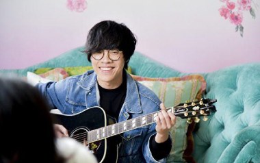 明仔载吉他谱_卢广仲_G调指法弹唱谱_图片六线谱