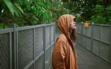 羡慕风羡慕雨吉他谱_怪阿姨_C调指法弹唱谱_图片六线谱