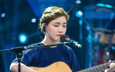 过境吉他谱_愚青_C调指法扫弦版弹唱谱_图片六线谱