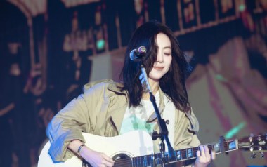夜游吉他谱_陈绮贞_A调指法原版弹唱谱_图片六线谱