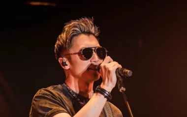 活火山吉他谱_谢霆锋_C调指法原版弹唱谱_图片六线谱