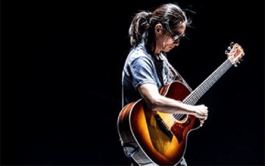 魔幻蓝天吉他谱_超载乐队_F调指法扫弦版_图片六线谱