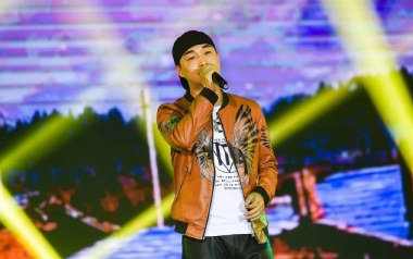 遥望吉他谱_岳定辉_G调指法原版弹唱谱_图片六线谱