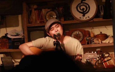 忆她吉他谱_赵烁_C调指法弹唱谱_图片六线谱