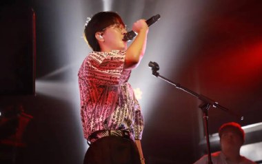 戏精吉他谱_徐秉龙_C调指法原版弹唱谱_图片六线谱