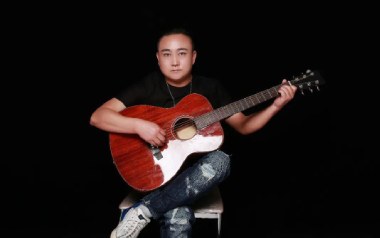 尼木阿琪吉他谱_曲木依布_F调原版弹唱谱_图片六线谱