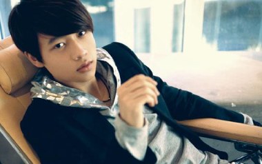 一个人睡吉他谱_魏晨_G调指法原版弹唱谱_图片六线谱