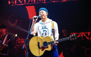 该装就装吉他谱_郝云_G调指法原版弹唱谱_图片六线谱