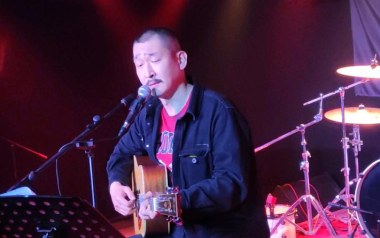 至味在人间吉他谱_何教授_G调原版弹唱谱_图片六线谱