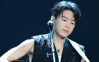 似曾吉他谱_韦礼安_C调指法弹唱谱_图片六线谱