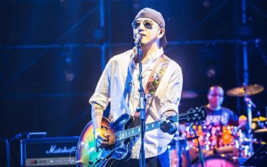 这个城市吉他谱_郝云_G调指法原版弹唱谱_图片六线谱