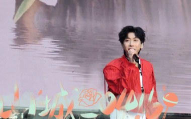 燕无歇吉他谱_是七叔呢_A调原版弹唱谱_图片六线谱