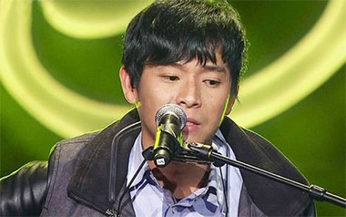 一个歌手的情书吉他谱_周三_G调原版吉他谱_吉他弹唱教学