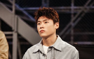 初秋和你吉他谱_隔壁老樊_D调原版吉他谱_吉他弹唱教学