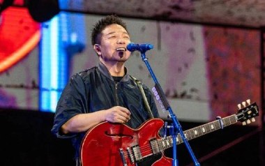 灵岩吉他谱_许巍_G调指法扫弦版吉他谱_吉他弹唱示范