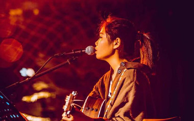 出山吉他谱_花粥_G调指法原版吉他谱_吉他弹唱教学