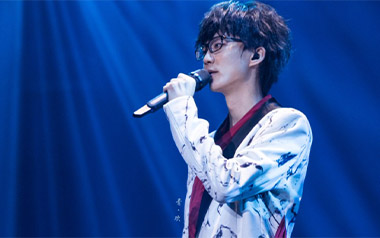 有何不可吉他谱_许嵩_E调指法原版吉他谱_吉他弹唱教学