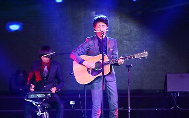 夜空中最亮的星吉他谱_逃跑计划_A调原版吉他谱_吉他弹唱教学