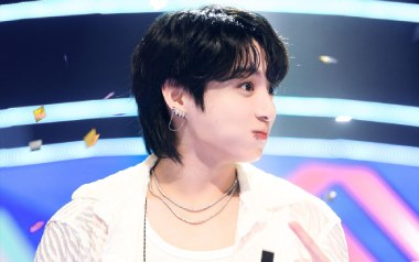 Seven吉他谱_田柾国_A调指法拍弦版吉他谱_吉他弹唱教学