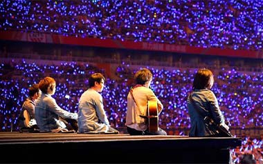 拥抱吉他谱_五月天_C调指法简单版吉他谱_吉他弹唱教学