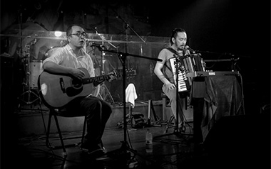 米店吉他谱_张玮玮_E调原版六线谱/和弦谱_吉他弹唱教学