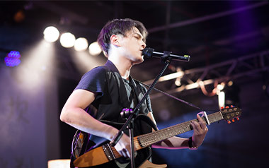 太阳吉他谱_邱振哲_G调原版指法吉他谱_吉他弹唱教学