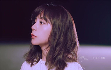 岁月神偷吉他谱_金玟岐_C调男生版吉他谱_吉他弹唱教学