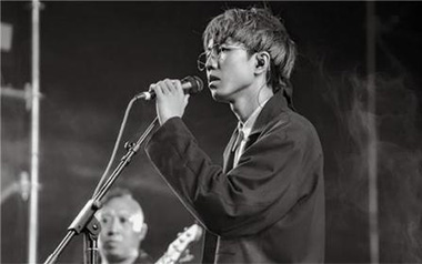 理想三旬吉他谱_陈鸿宇_G调指法原版吉他谱_吉他弹唱教学